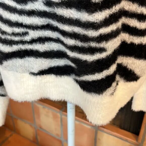 Express Zebra Print Nylon Faux Fur Sweater, M! - Picture 3 of 9
